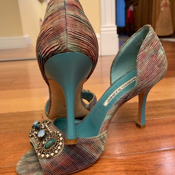 Manolo Blahnik Peep Toe Heels - Picture 3 of 4